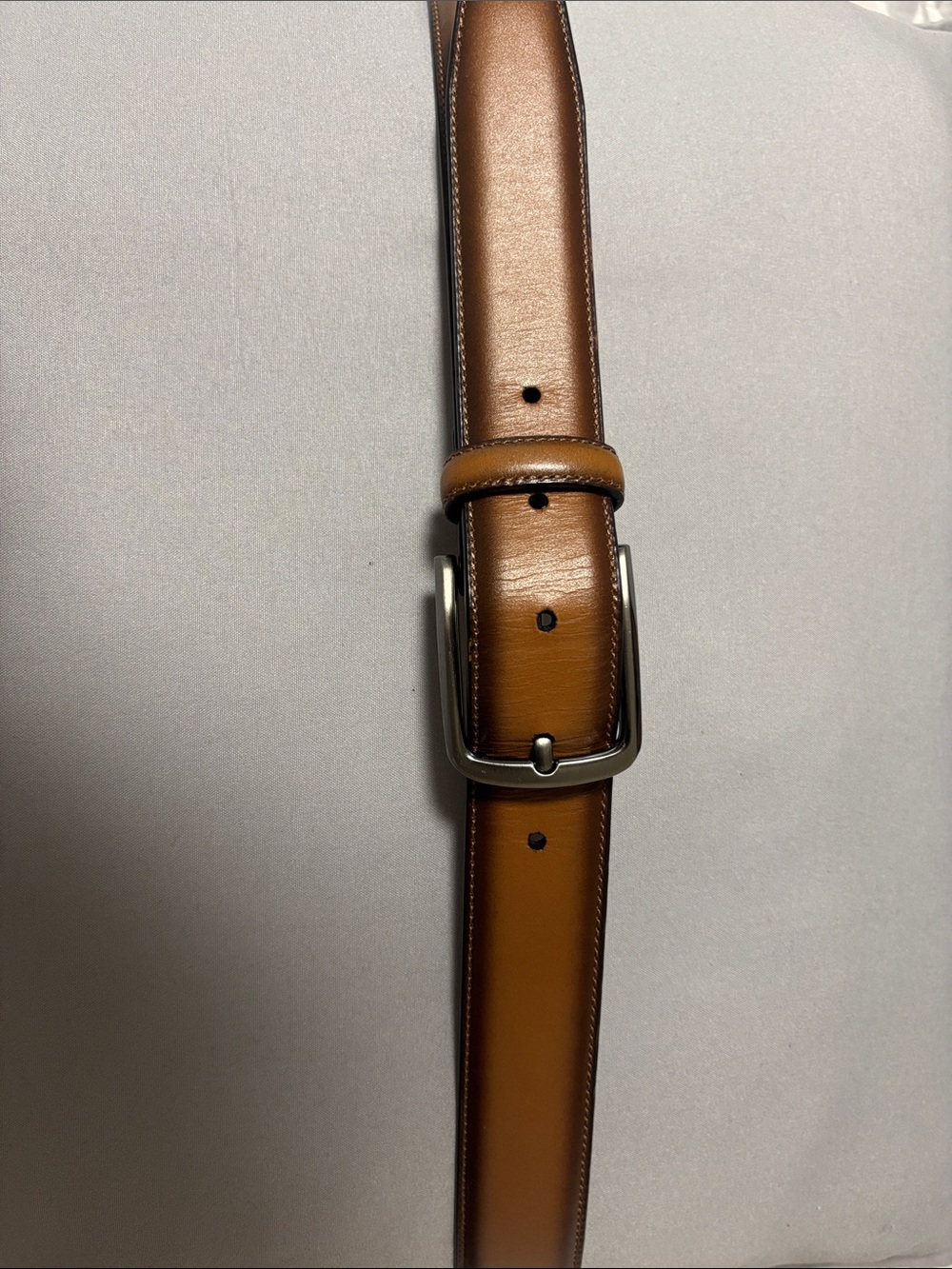 Roundtree & Yorke Smooth Tan Leather Belt with Silver Buckle